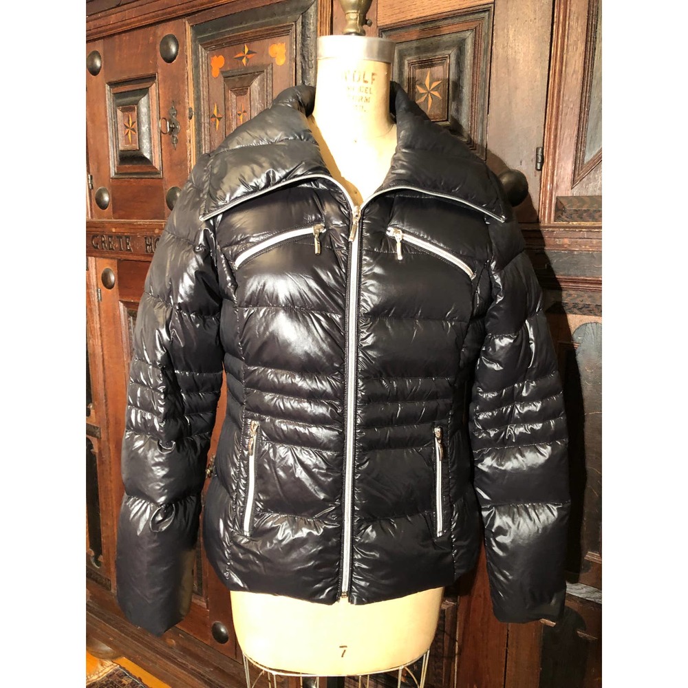 Laundry by Design Black Puffer Jacket.  Mint condition!  Size M  Red Lining.